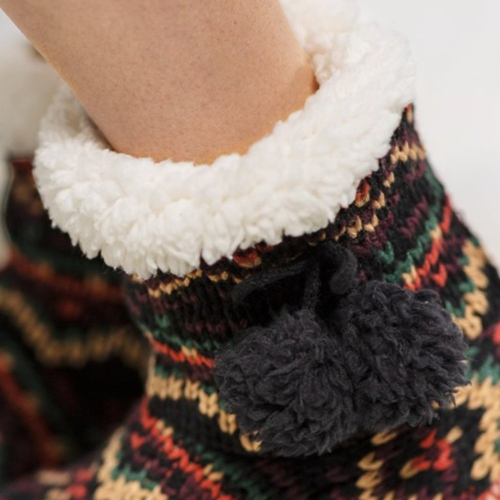 🆕 NEW! Hand Knitted Indoor Slipper Boots Pom Poms 🆕 🎁 Excellent Gift! 🎁 - Picture 3 of 6